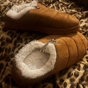 💋juicy couture tan fur slippers